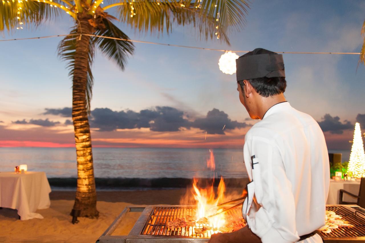 Dusit Thani Laguna Phuket Παραλία Μπανγκ Ταο Εξωτερικό φωτογραφία A chef cooking at the beach